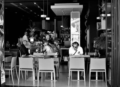 Interno caffè in Via Lodi Vecchio